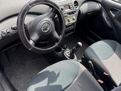 Usata 2003 Toyota Yaris Tre volumi | 1500 €