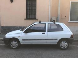 Bianco Usata 1996 Renault Clio Furgone | 800 €