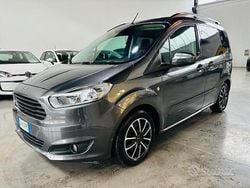 Grigio Usata 2017 Ford Tourneo Courier Monovolume | 10.900 € (Buon prezzo)