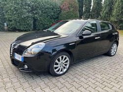 Nero Usata 2016 Alfa Romeo Giulietta Distinctive Tre volumi | 4500 € (Buon prezzo)