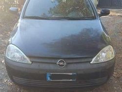 Blu/azzurro Usata 2001 Opel Corsa Comfort Tre volumi | 1450 € (Buon prezzo)