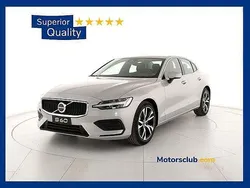 Argento Nuova 2025 Volvo S60 Core Tre volumi | 41.298 € (Molto cara)