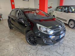 Nero(met.) Usata 2014 Kia Rio Tre volumi | 6500 € (Buon prezzo)