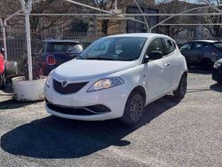 Bianco neve Usata 2024 Lancia Ypsilon Due volumi | 12.450 € (Buon prezzo)
