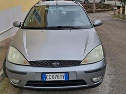 Grigio Usata 2004 Ford Focus Station wagon | 1300 € (Buon prezzo)