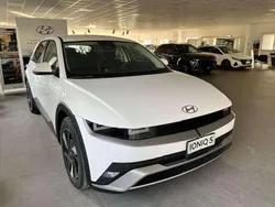 Bianco Nuova 2025 Hyundai Ioniq 5 SUV | 33.900 € (Cara)