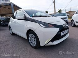 Bianco Usata 2017 Toyota Aygo X-Black Due volumi | 7890 € (Ottimo prezzo)