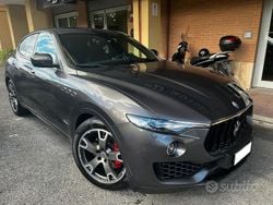 Grigio scuro Usata 2018 Maserati Levante SUV | 40.800 € (Buon prezzo)