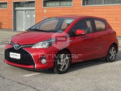 Rosso Usata 2017 Toyota Yaris Hybrid Cool Due volumi | 9700 € (Buon prezzo)