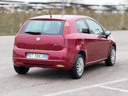 Rosso Usata 2008 Fiat Punto Tre volumi | 1800 € (Buon prezzo)