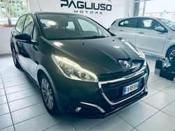 Blu Usata 2015 Peugeot 208 Allure Due volumi | 5000 € (Buon prezzo)