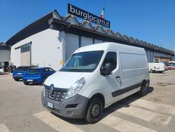 Bianco(met.) Usata 2015 Renault Master Furgone | 11.200 € (Molto cara)