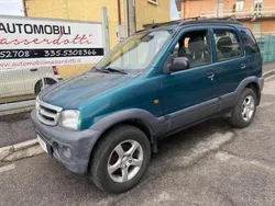 Verde petrolio metallizzato Usata 2005 Daihatsu Terios SUV | 2997 € (Buon prezzo)