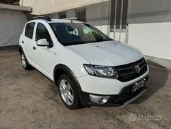 Bianco Usata 2015 Dacia Sandero Prestige Tre volumi | 5500 € (Buon prezzo)