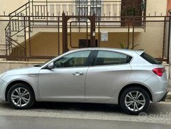 Grigio Usata 2012 Alfa Romeo Giulietta Due volumi | 5000 € (Buon prezzo)
