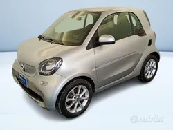 Argento metallizzato Usata 2019 Smart ForTwo Electric Drive Passion Tre volumi | 13.000 € (Buon prezzo)