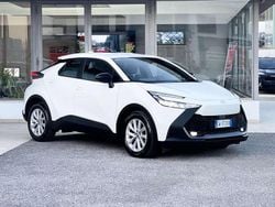 Bianco Usata 2024 Toyota C-HR SUV | 25.900 € (Super prezzo)