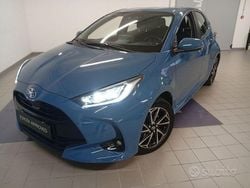 Blu Usata 2022 Toyota Yaris Hybrid Trend Tre volumi | 17.900 € (Buon prezzo)