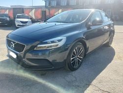 Blu Usata 2017 Volvo V40 Inscription Tre volumi | 11.500 € (Buon prezzo)