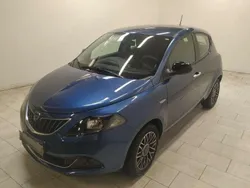 Blu Nuova 2024 Lancia Ypsilon Gold Due volumi | 16.990 € (Cara)