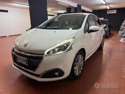 Bianco Usata 2018 Peugeot 208 Allure Due volumi | 6900 € (Ottimo prezzo)
