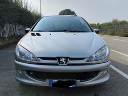 Grigio Usata 2007 Peugeot 206 Tre volumi | 2990 € (Buon prezzo)