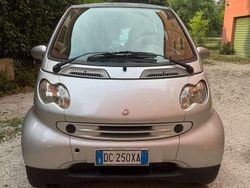 Grigio Usata 2006 Smart ForTwo Coupé Pure Due volumi | 3900 € (Buon prezzo)