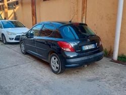 Nero Usata 2009 Peugeot 207 Tre volumi | 850 € (Ottimo prezzo)