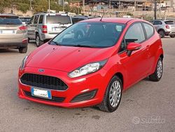 Rosso Usata 2017 Ford Fiesta Due volumi | 6500 € (Buon prezzo)