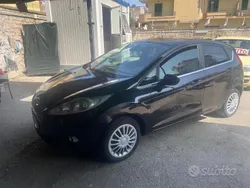 Usata 2010 Ford Fiesta Titanium Due volumi | 899 € (Super prezzo)
