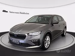Grigio graphite metallizzato Usata 2024 Skoda Scala Style Due volumi | 18.600 € (Ottimo prezzo)