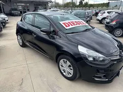 Nero Usata 2017 Renault Clio IV Zen Tre volumi | 8500 € (Buon prezzo)