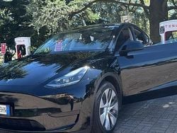 Nero Usata 2024 Tesla Model Y Standard Range SUV | 33.000 € (Ottimo prezzo)