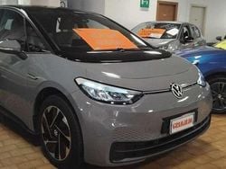 Moonstone grey/nero / pastello Usata 2023 VW ID.3 Pro Performance Due volumi | 23.900 € (Buon prezzo)