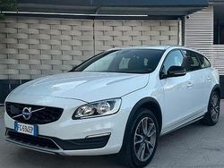 Bianco Usata 2017 Volvo V60 CC Kinetic Station wagon | 8500 €