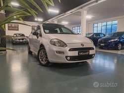 Grigio Usata 2012 Fiat Punto Lounge Tre volumi | 5990 € (Molto cara)