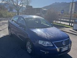 Usata 2008 VW Passat Highline Tre volumi | 3500 € (Buon prezzo)
