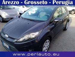 Grigio Usata 2009 Ford Fiesta Titanium Tre volumi | 4500 € (Buon prezzo)