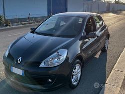 Nero Usata 2006 Renault Clio II Tre volumi | 3990 € (Molto cara)