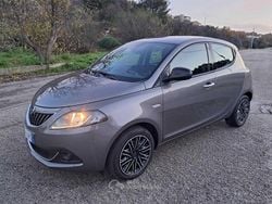 Grigio Usata 2022 Lancia Ypsilon S Due volumi | 11.500 € (Buon prezzo)