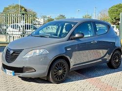 Grigio Usata 2015 Lancia Ypsilon S Due volumi | 5900 € (Buon prezzo)