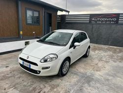 Bianco Usata 2015 Fiat Punto Lounge Tre volumi | 5500 € (Buon prezzo)