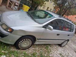 Grigio Usata 2006 Mitsubishi Space Star Tre volumi | 1500 €