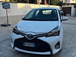 Bianco Usata 2015 Toyota Yaris Due volumi | 7900 € (Ottimo prezzo)