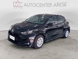 Nero Usata 2020 Toyota Yaris Hybrid Business Edition Tre volumi | 14.900 € (Buon prezzo)