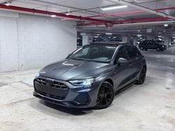 Grigio Nuova 2025 Audi A3 Black Edition Tre volumi | 44.890 € (Super prezzo)