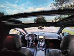 Usata 2015 Porsche Cayenne SUV | 30.900 € (Molto cara)