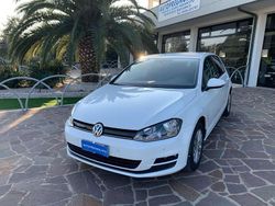 Bianco Usata 2016 VW Golf Comfortline Tre volumi | 13.000 € (Molto cara)