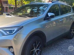 Argento Usata 2017 Toyota RAV4 Hybrid Style SUV | 18.300 € (Buon prezzo)