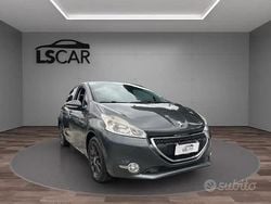 Grigio Usata 2014 Peugeot 208 Active Due volumi | 6990 € (Buon prezzo)